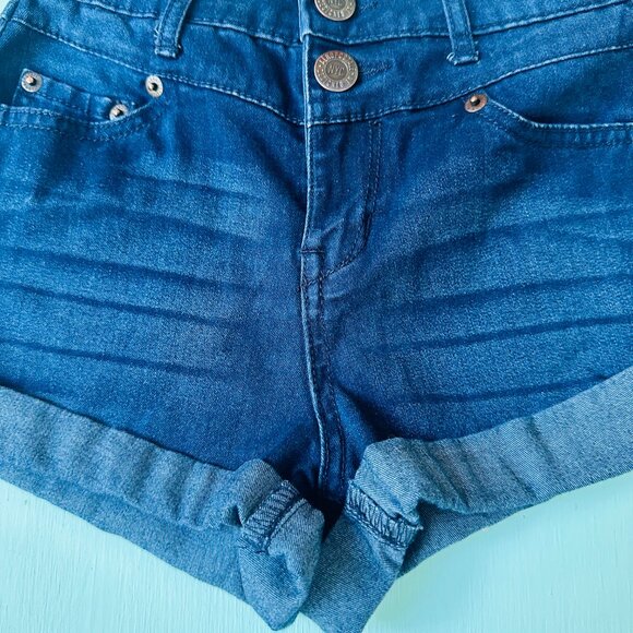 Aeropostale High Waisted Shorts Dark Denim Wash Women's Size 00 Yolk Waist - Picture 2 of 4